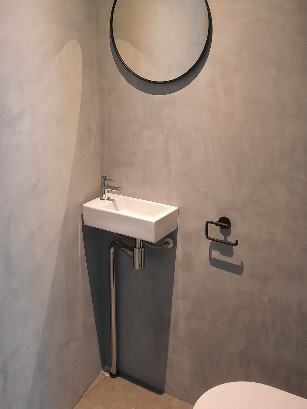 Renovatie toilet Hoeven stucwerk